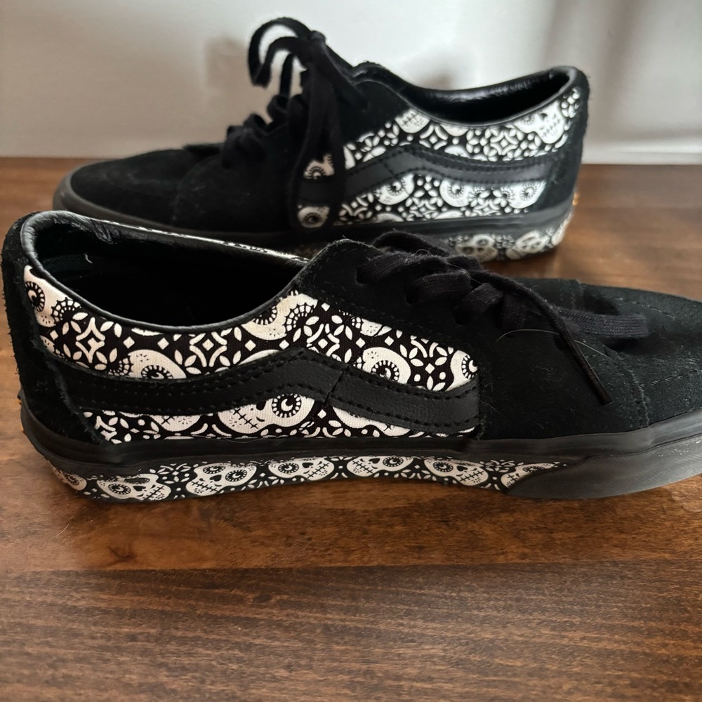 Vans Day of the Dead Size 6